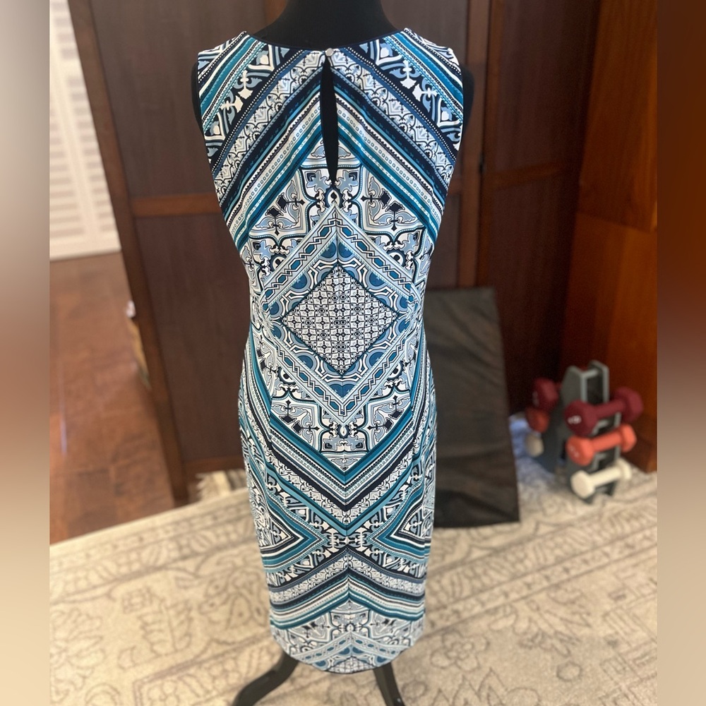 Reversible White House Black Market size Small dress